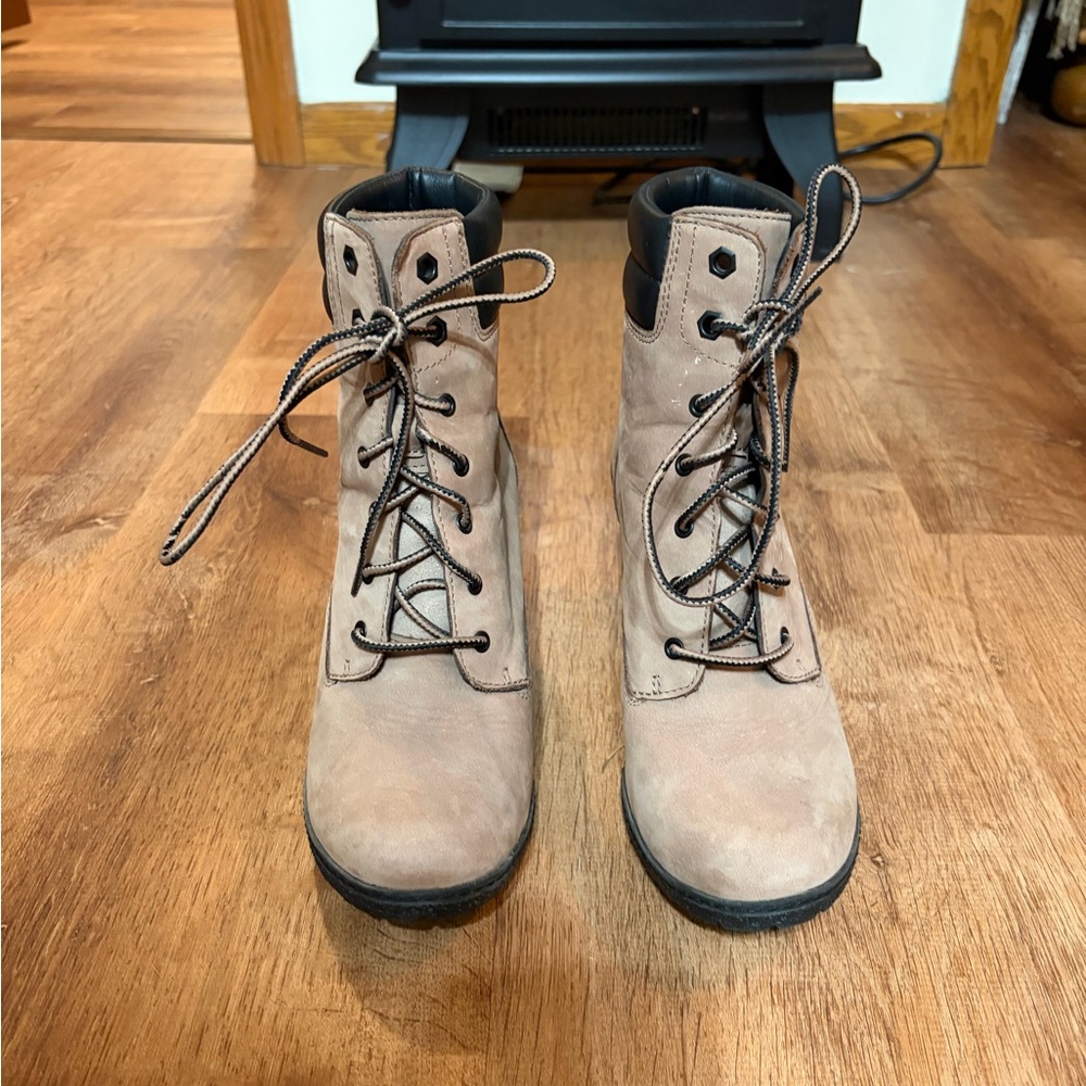 Timberland Women's Brown Leather Ankle Boot Inch Heels Size 7.5